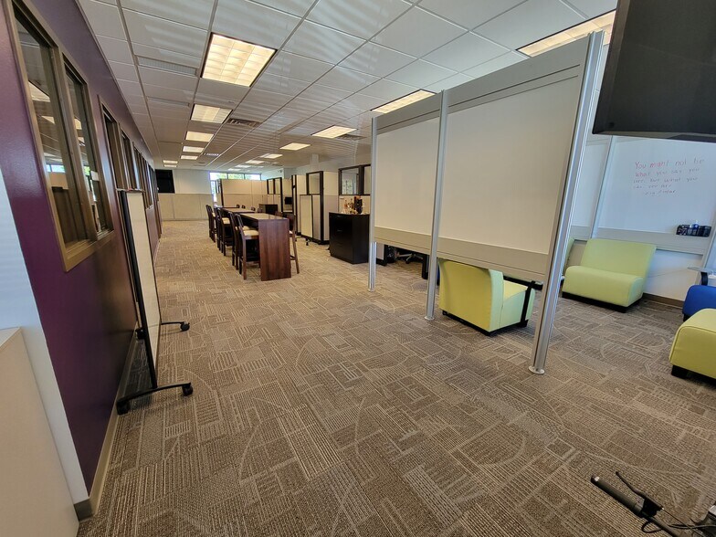 More Photos Of 5120 S Solberg Ave, Sioux Falls Office For Sale
