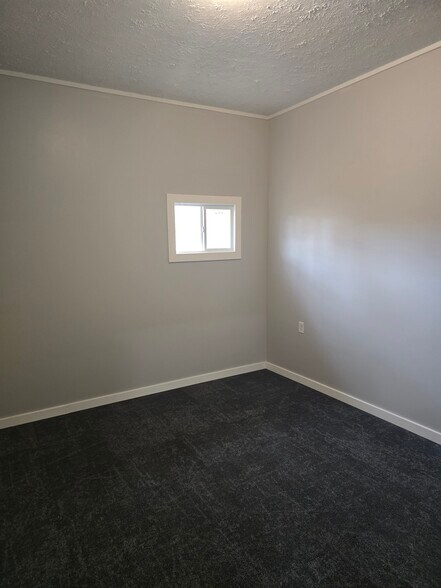 More Photos Of 433 Oberlin Rd, Elyria Storefront Retail Office For Sale