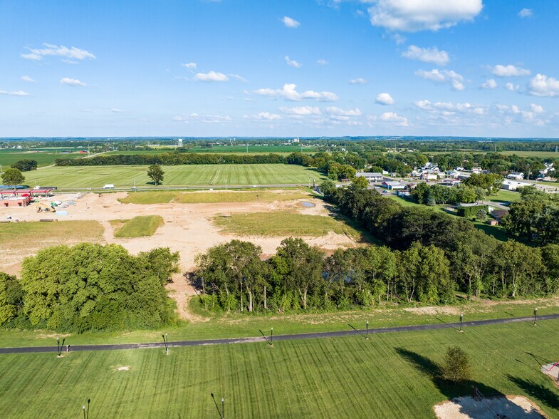 More Photos Of US-23, South Bloomfield Land For Lease