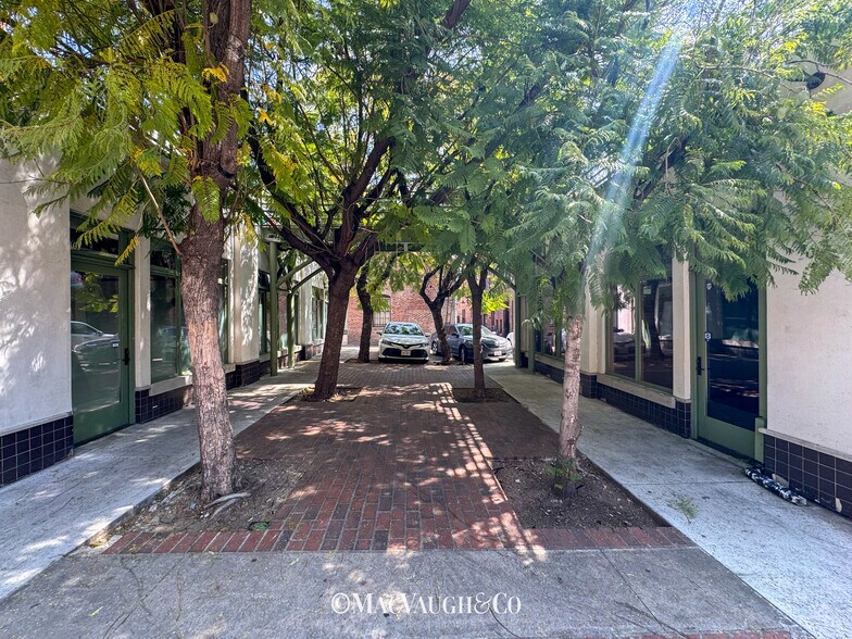 More Photos Of 64-90 N Fair Oaks Ave, Pasadena Storefront Retail Office For Lease