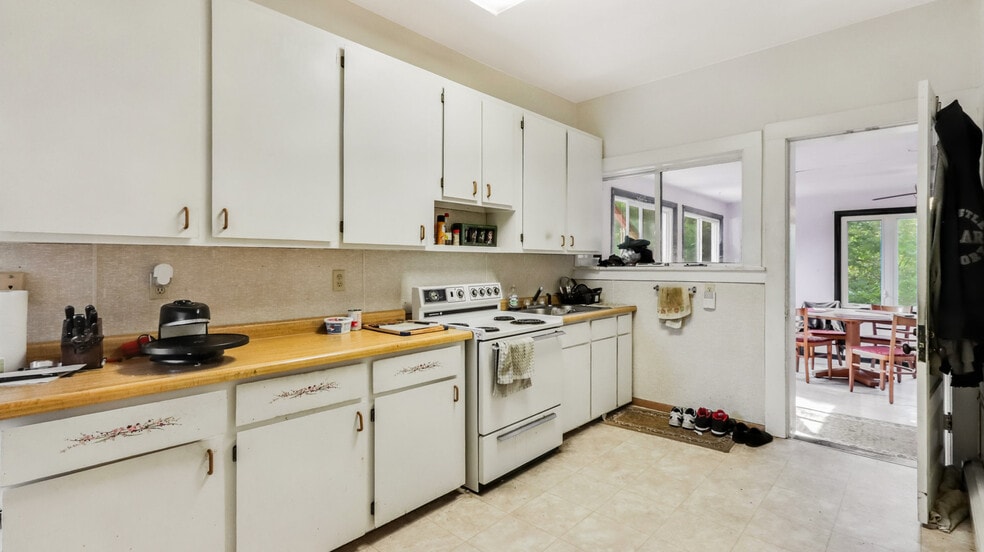 More Photos Of 106 S Harding St, Owen Apartments For Sale