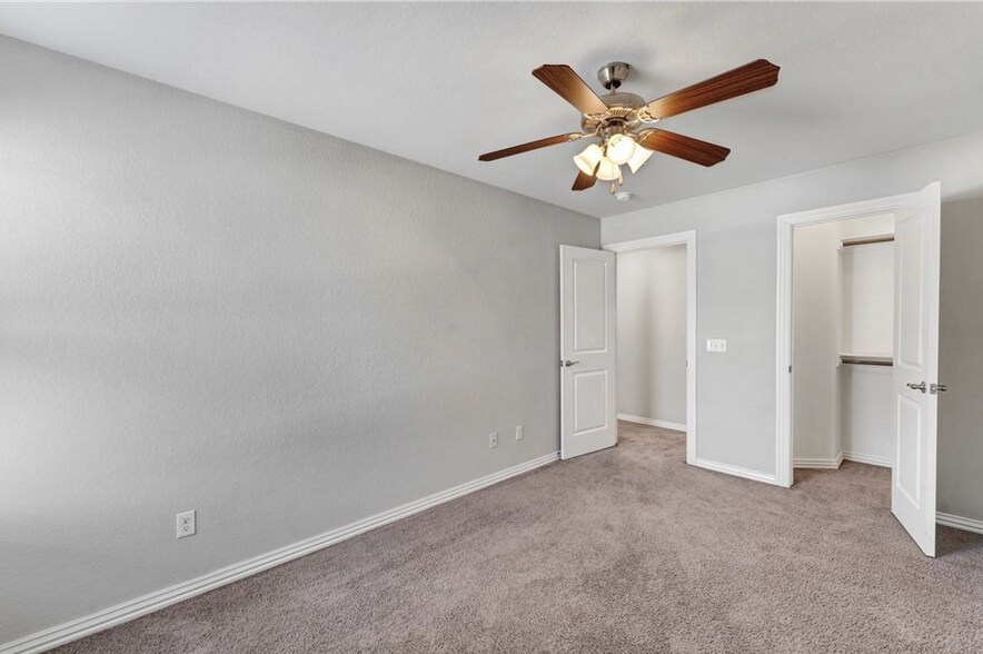 More Photos Of 2755 W Kilimanjaro Way, Rogers Multifamily For Sale