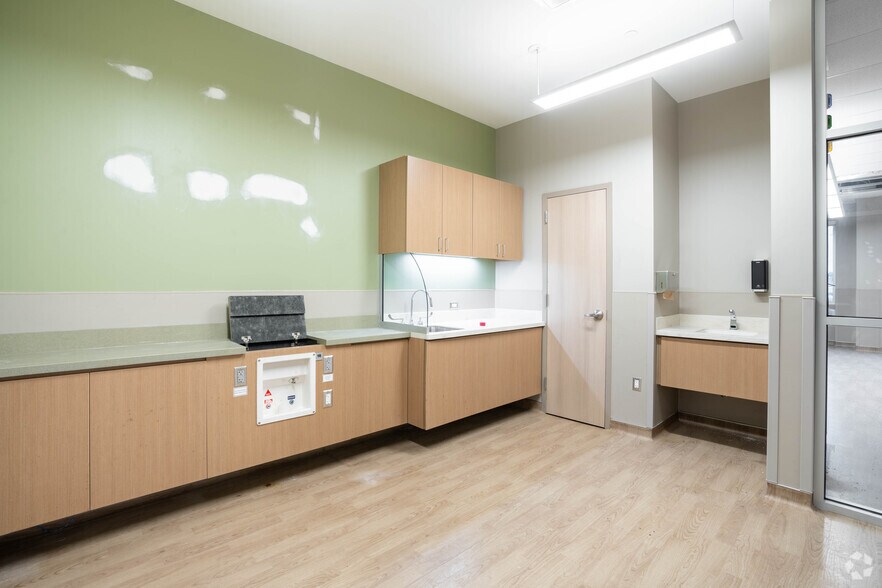 More Photos Of 7236 Medical Center Dr, Texas City Medical For Lease