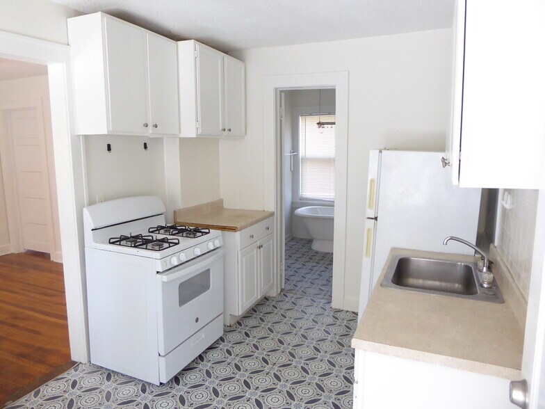 More Photos Of 1327 W 67th St, Cleveland Apartments For Sale