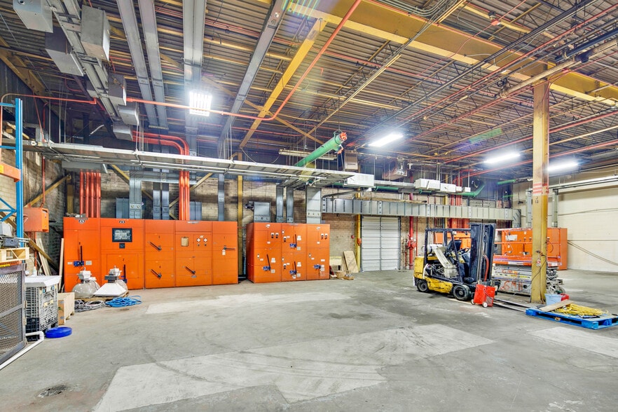 More Photos Of 3036 Gillespie St, Fayetteville Manufacturing For Lease