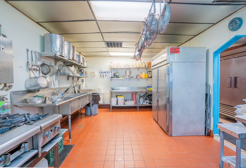 More Photos Of 111 S State St, Ukiah Restaurant For Sale