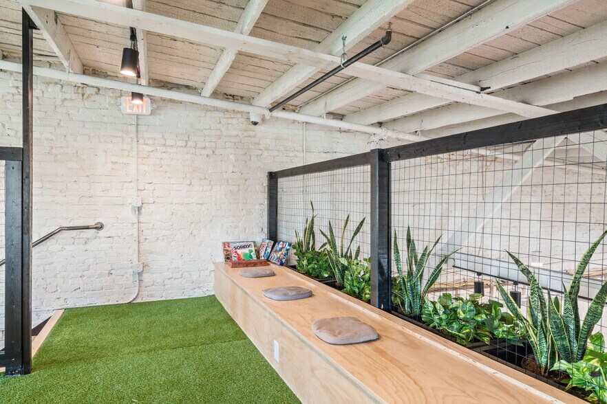 More Photos Of 828 N Broadway St, Knoxville Coworking Space