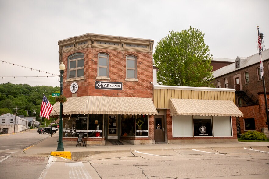More Photos Of 201 N Main St, Elkader Flex For Sale