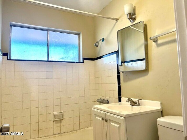 More Photos Of 7113-7117 N 54th Ave, Glendale Apartments For Sale