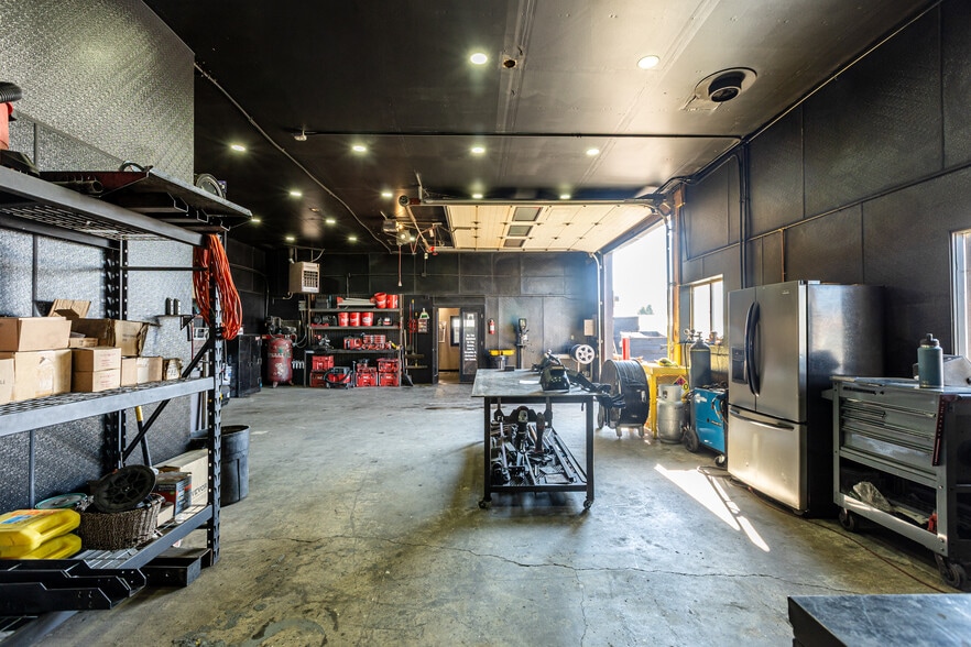 More Photos Of 612 S 9th St, Gunnison Industrial For Sale