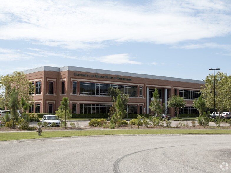 More Photos Of 1838 Sir Tyler Dr, Wilmington Office For Lease