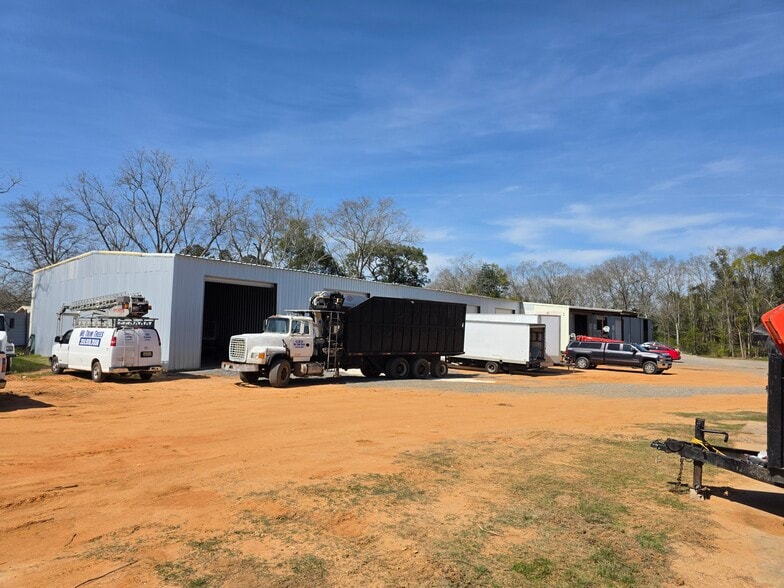 More Photos Of 22195 Cedar St, Robertsdale Warehouse For Sale