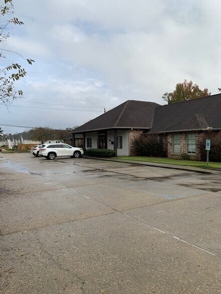 More Photos Of 2798 O'Neal Ln, Baton Rouge Office For Lease