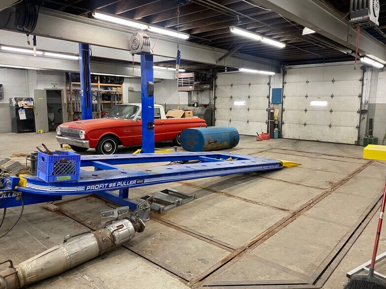 More Photos Of 840 Cayuga Creek Rd, Buffalo Auto Repair For Sale