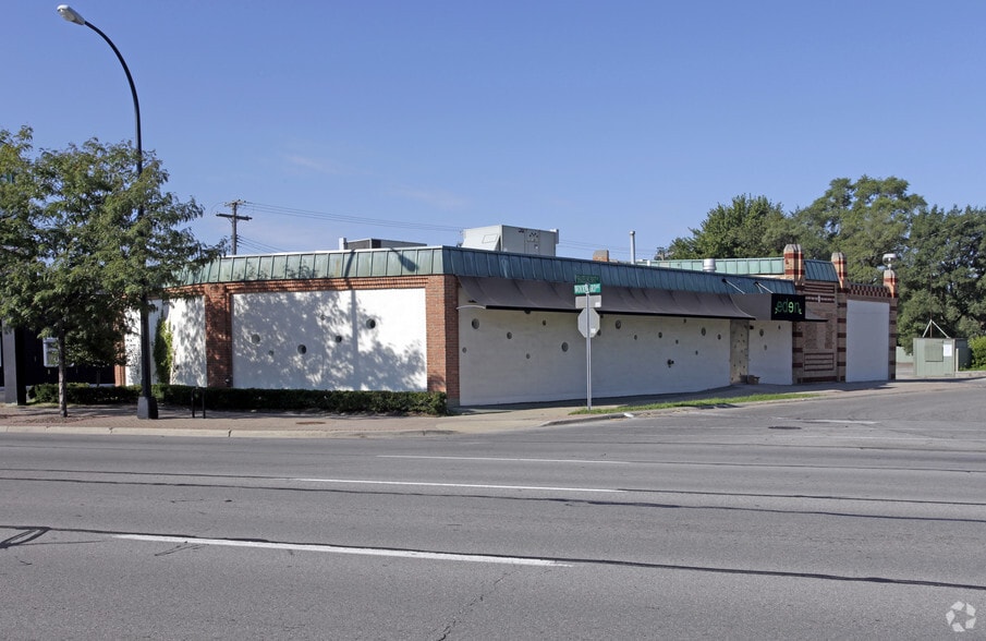 More Photos Of 22061 Woodward Ave, Ferndale Freestanding For Lease