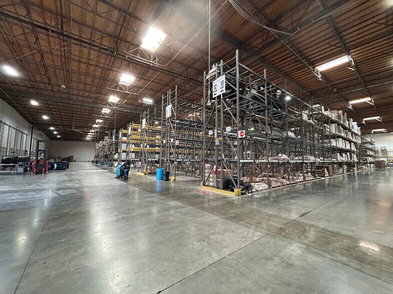 More Photos Of 28470 Witherspoon Pky, Valencia Manufacturing For Lease