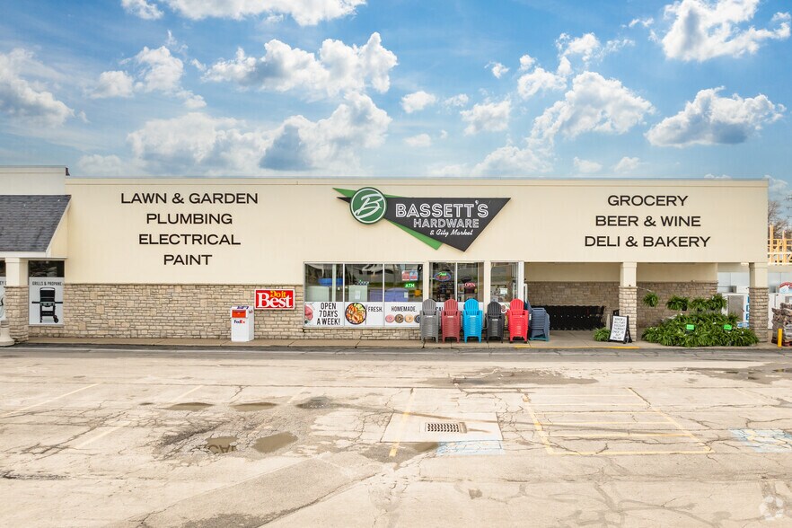 More Photos Of 1608-1634 E Perry St, Port Clinton Freestanding For Lease