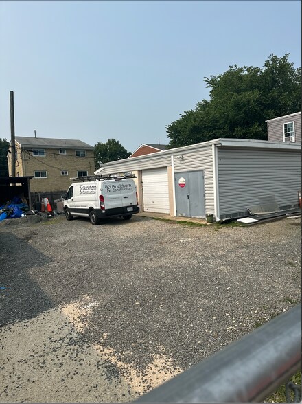 More Photos Of 1611 S Walter Reed Dr, Arlington General Retail For Lease