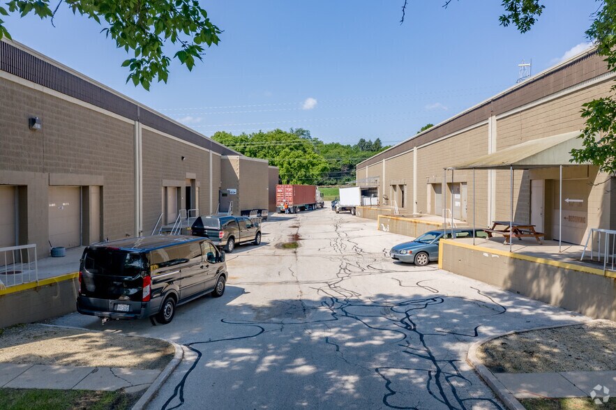 More Photos Of 6575-6637 N Sidney Pl, Glendale Unknown For Lease