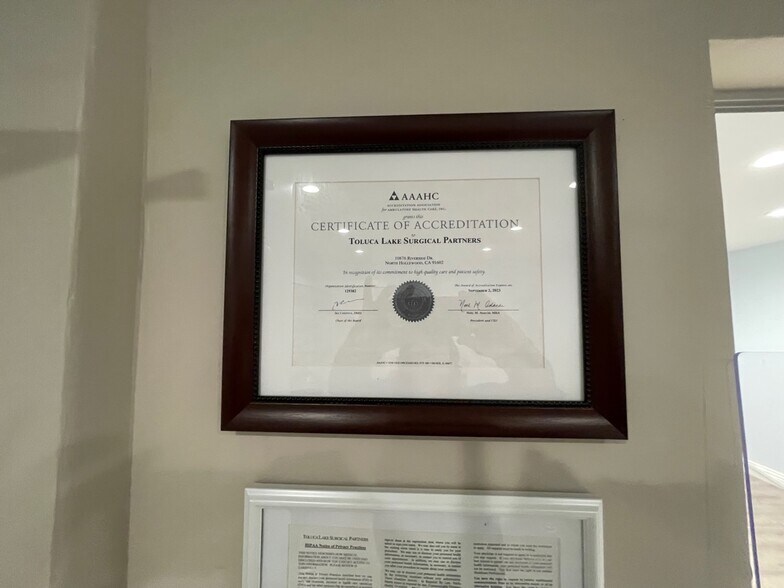 More Photos Of 10866 Riverside Dr, North Hollywood Hospital For Lease