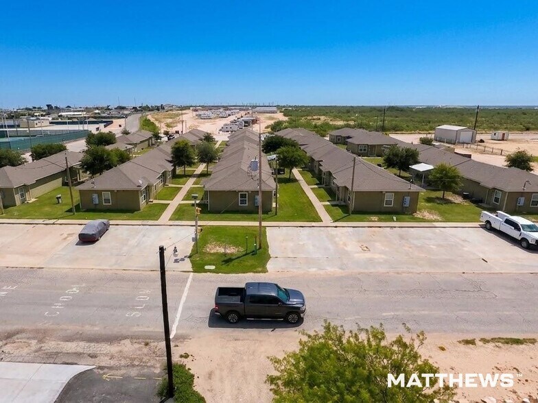 More Photos Of 1306 E 12th St, Big Lake Apartments For Sale