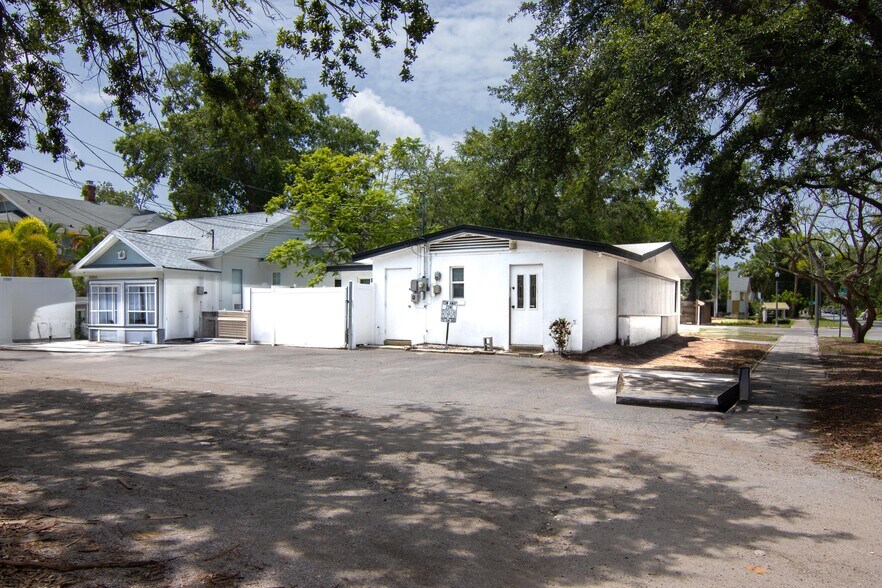 More Photos Of 2500 1st Ave N, Saint Petersburg Medical For Lease
