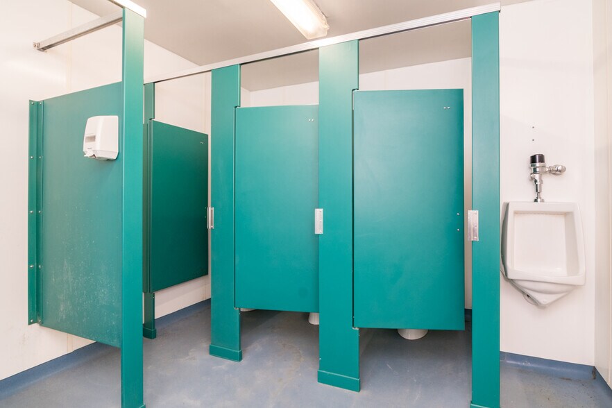 More Photos Of 154 S Mountain Rd, Northfield Schools For Sale