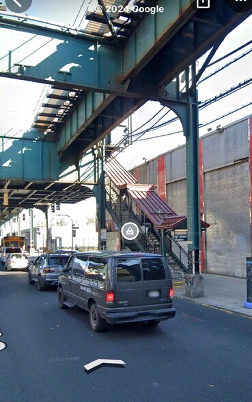 More Photos Of 12009 Jamaica Ave, Richmond Hill Storefront Retail Residential For Lease