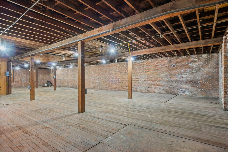 More Photos Of 217 State St, Salem Storefront Retail Office For Sale