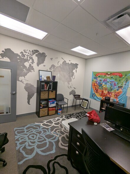 More Photos Of 7065 Westpointe Blvd, Orlando Loft Creative Space For Sale