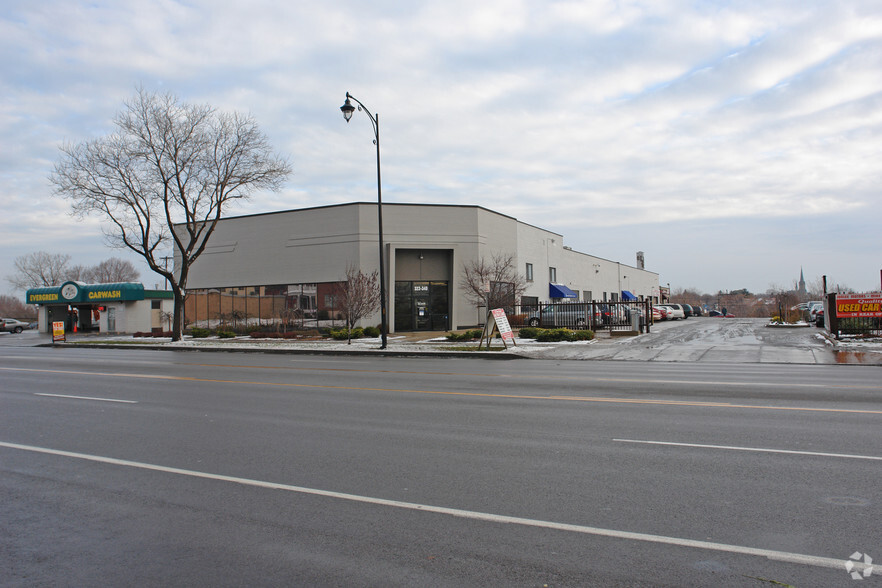 Primary Photo Of 340 Lake Ave, Rochester Light Distribution For Lease