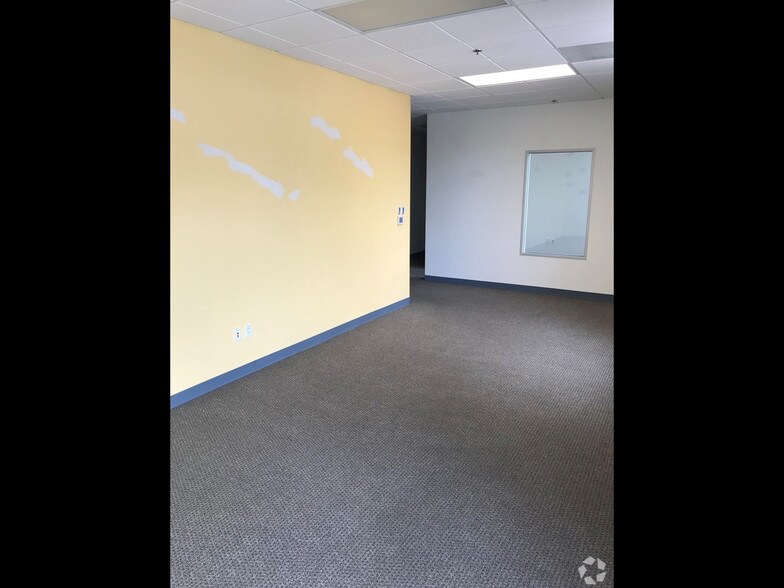 More Photos Of 700 E Broadway Blvd, Tucson Office For Sale
