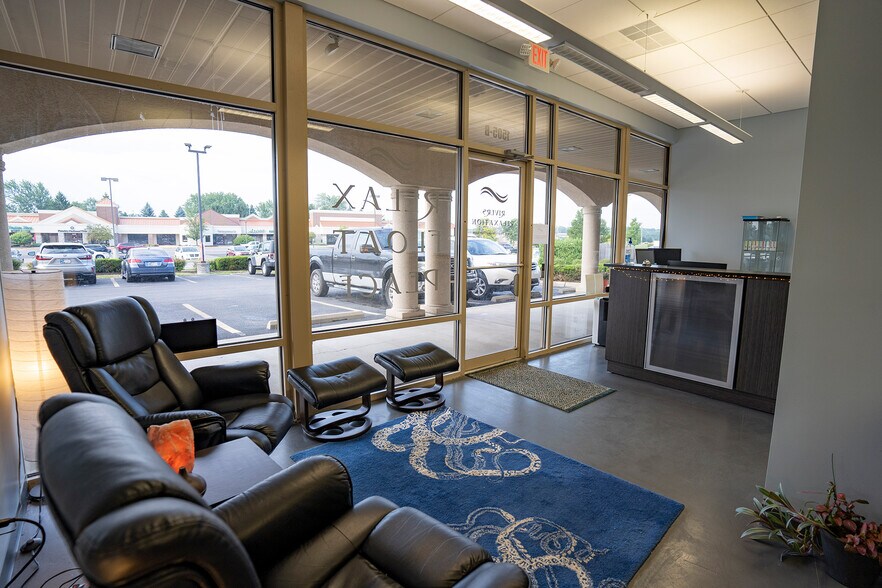 More Photos Of 1505 W Dupont Rd, Fort Wayne Freestanding For Lease