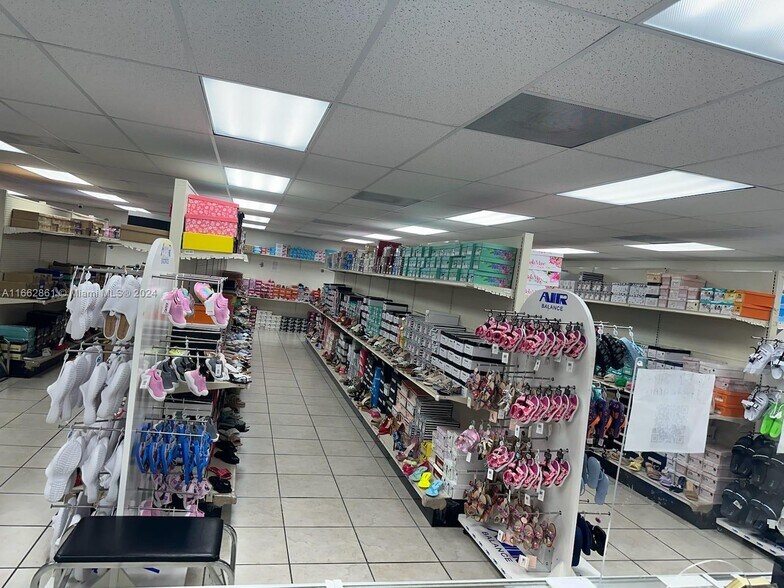 More Photos Of 1767 W 37th St, Hialeah Warehouse For Sale