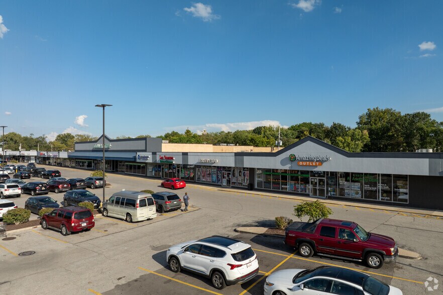 More Photos Of 492-790 N Us Highway 67, Florissant Storefront For Lease