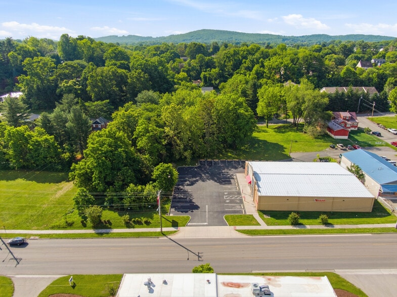 More Photos Of 800 W Main St, Radford Freestanding For Sale