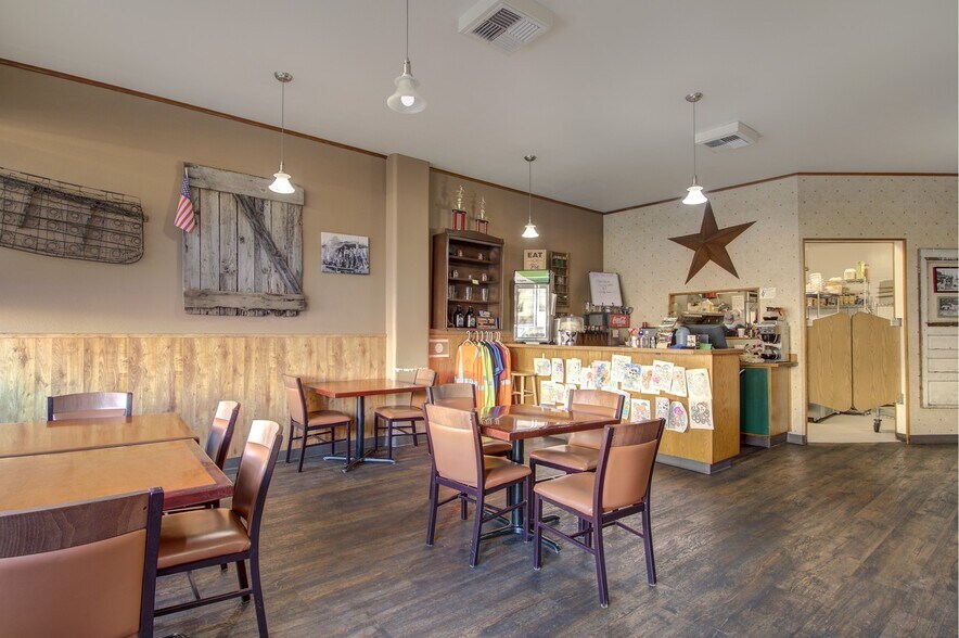 More Photos Of 135 N Nehalem St, Clatskanie Restaurant For Sale
