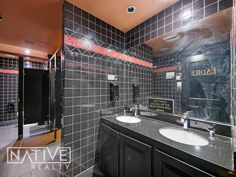 More Photos Of , Oakland Park General Retail For Sale