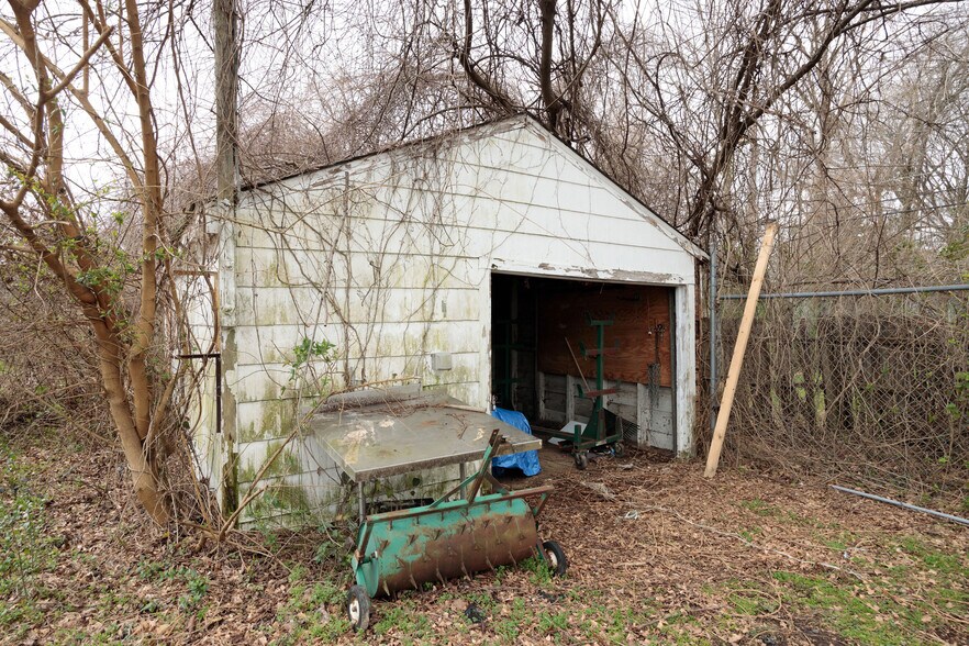 More Photos Of 217 E Williamsburg Rd, Sandston Office For Sale