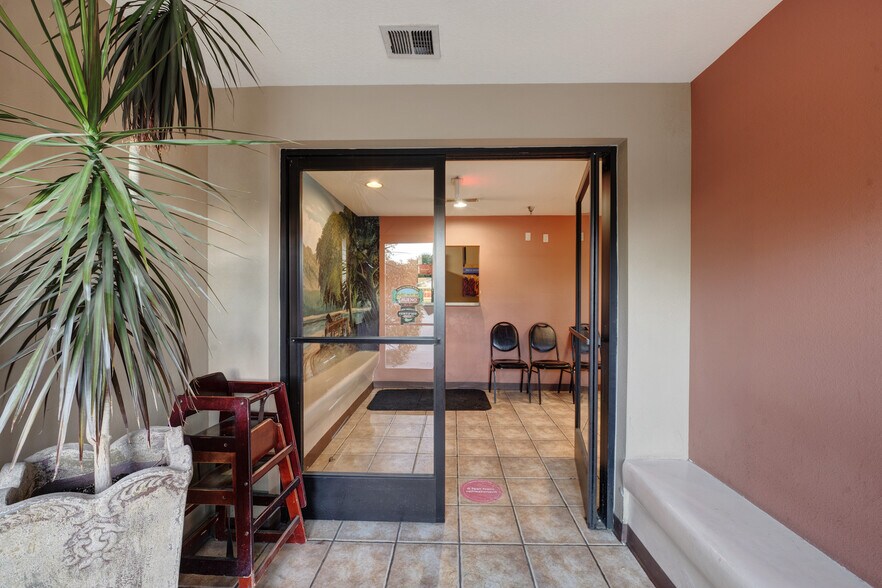 More Photos Of 8032 4th St NW, Albuquerque Restaurant For Sale