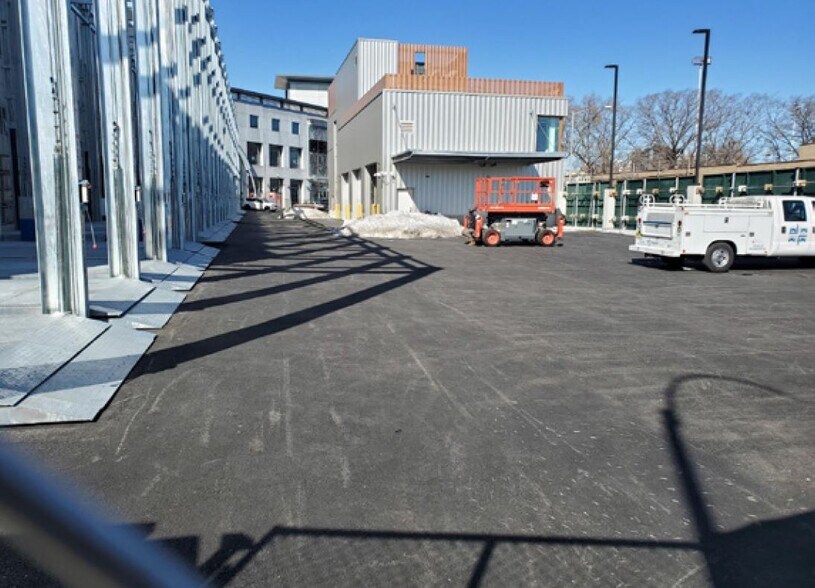 More Photos Of 230 E 128th St, New York Flex For Lease