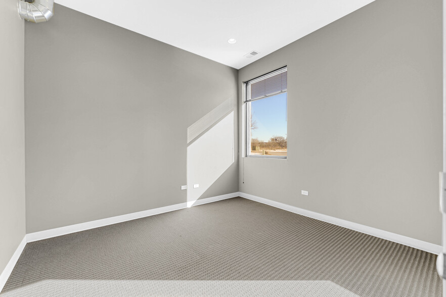 More Photos Of 1601-1627 Rock Creek Blvd, Joliet Distribution For Sale