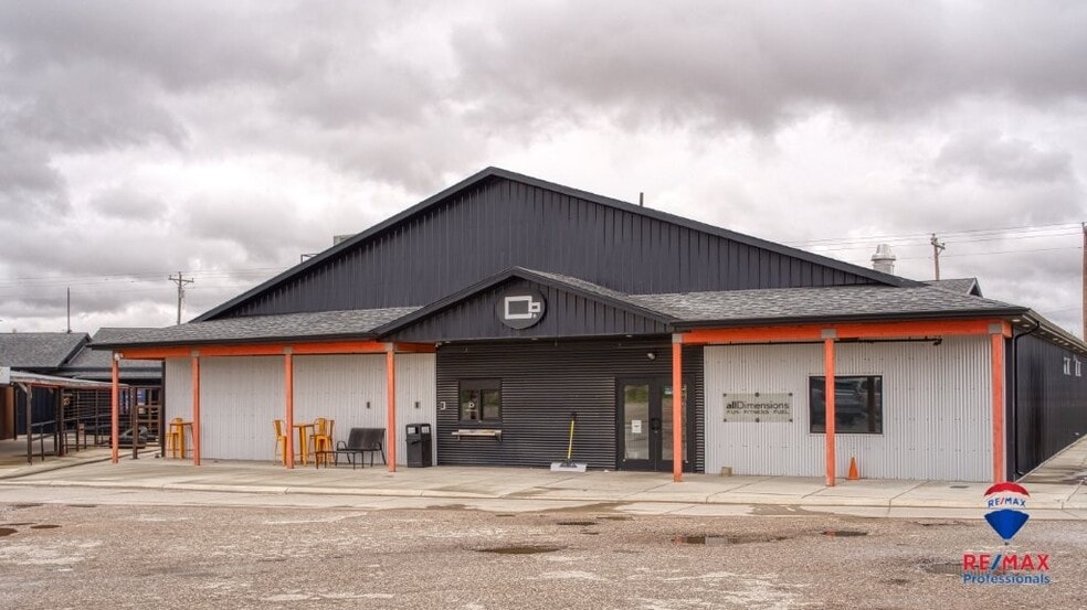 More Photos Of 5201 S Douglas Hwy, Gillette Bar For Sale