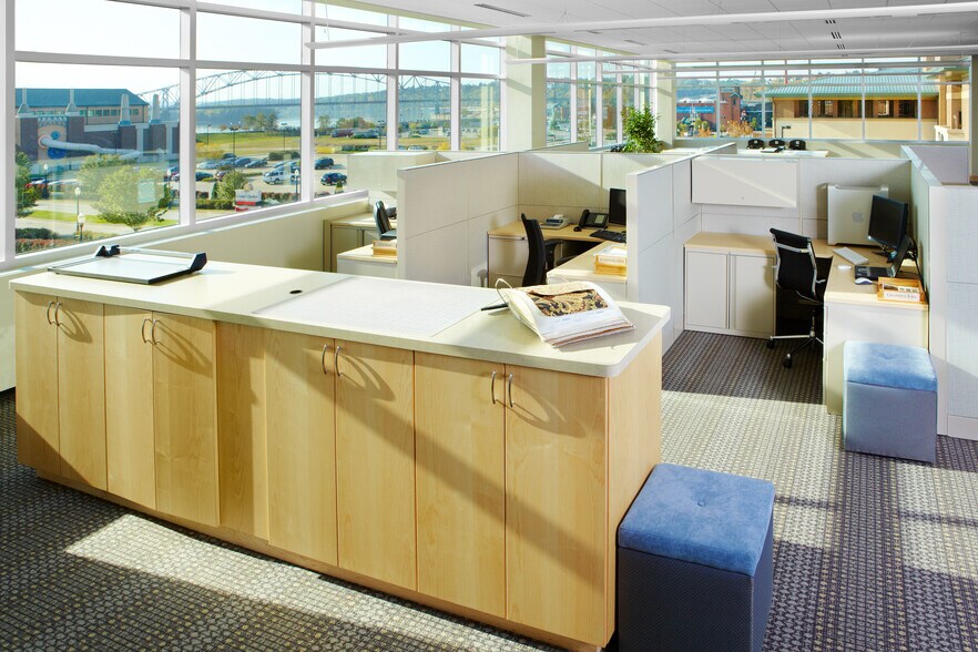 More Photos Of 385 Bell St, Dubuque Office For Sale