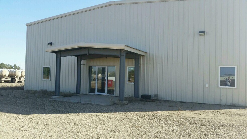 More Photos Of 409 5th St SE, Tioga Warehouse For Sale