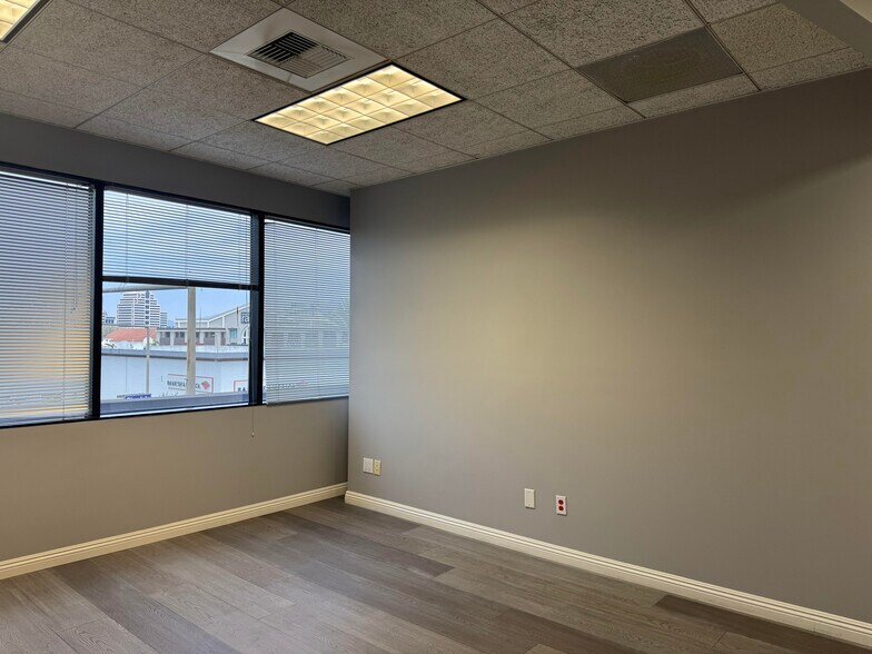 More Photos Of 144 N Glendale Ave, Glendale Office For Lease