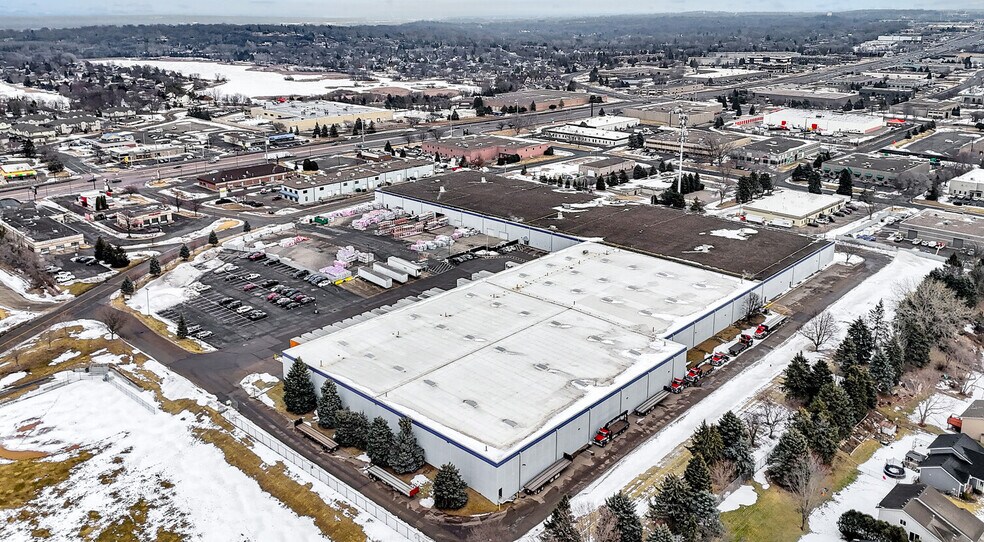 More Photos Of 14399 Huntington Ave, Savage Distribution For Lease