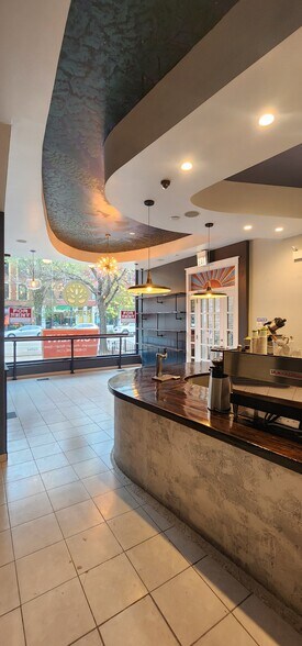 More Photos Of 1745 W Division St, Chicago Storefront For Lease