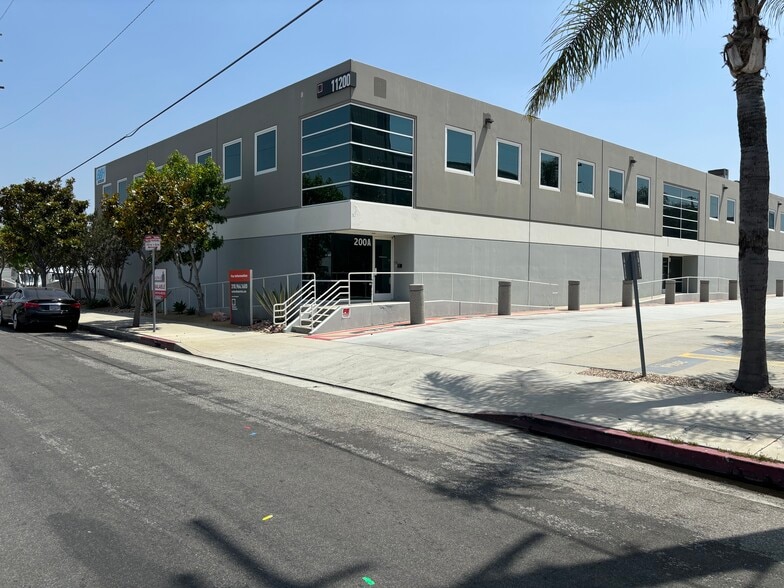 More Photos Of 11160 Hindry Ave, Los Angeles Warehouse For Lease