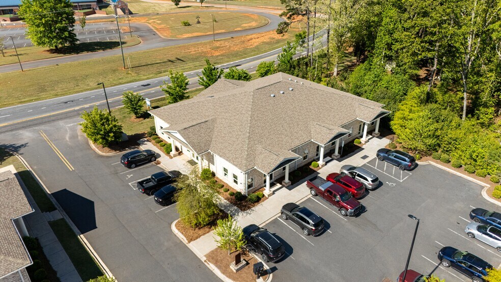 More Photos Of 4184 Dobys Bridge Rd, Fort Mill Office For Lease